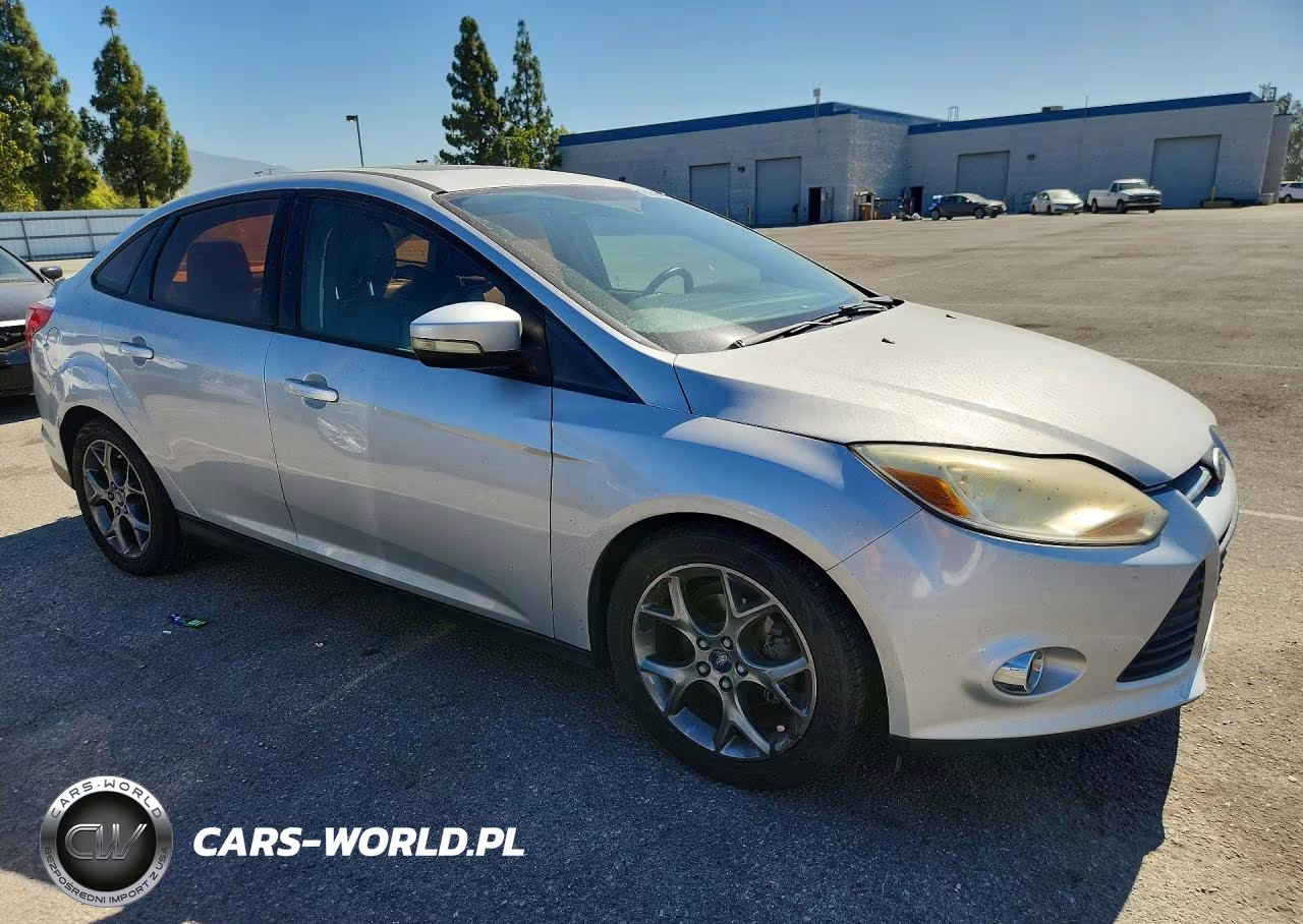 2013 Ford Focus Se VIN:1FADP3F27DL315590 - 4