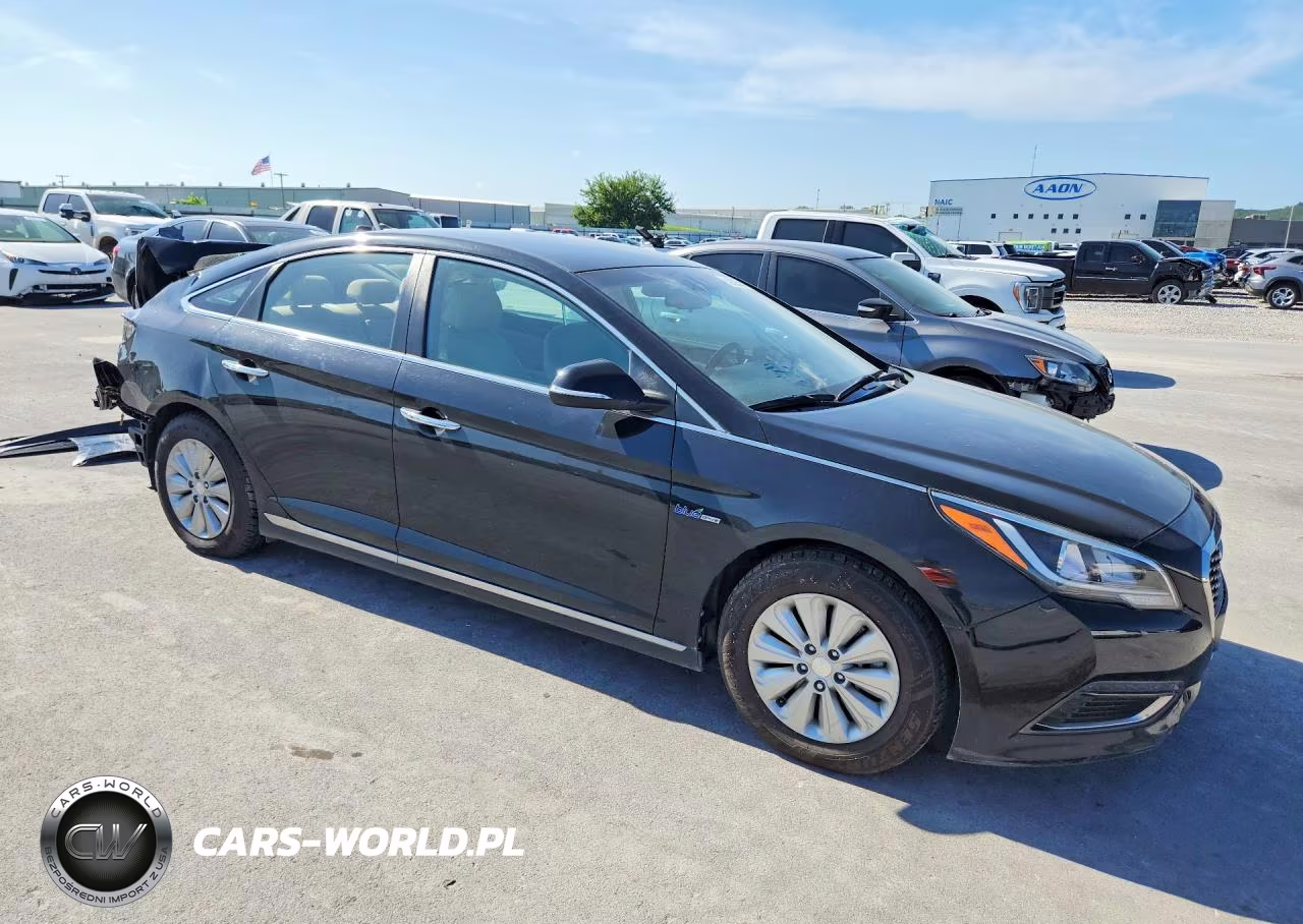 2017 Hyundai Sonata Hybrid Se VIN:KMHE24L15HA043990 - 4
