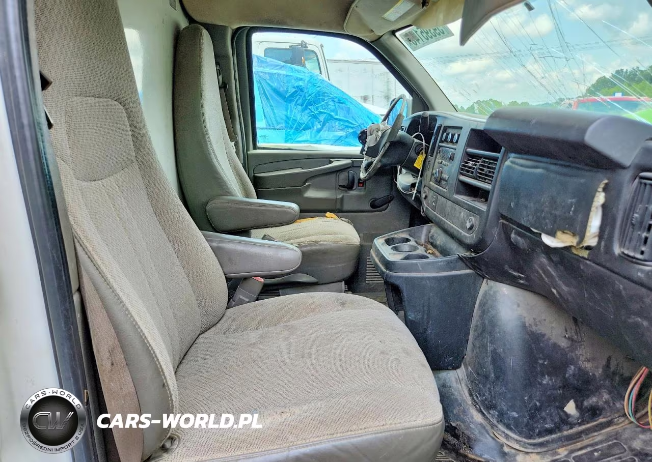 2011 Chevrolet Express G3500 Delivery Truck VIN:1GB0G2CG1B1160065 - 10