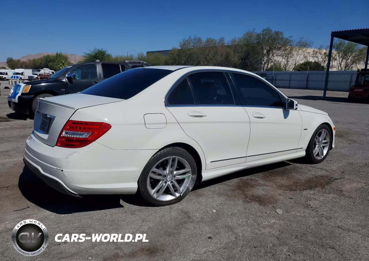 2012 Mercedes-Benz C 250 VIN:WDDGF4HB9CF853286 - 3