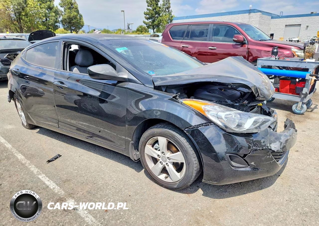 2011 Hyundai Elantra Gls VIN:5NPDH4AE5BH053004 - 4
