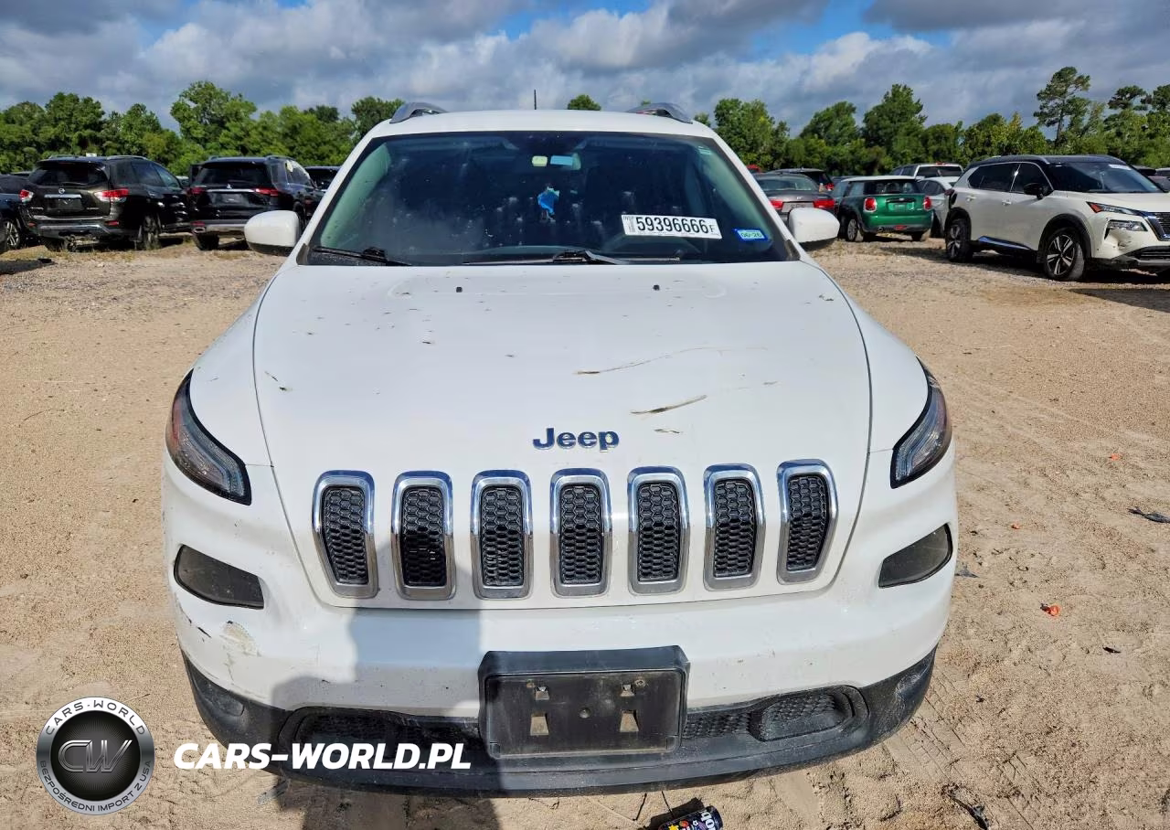 2018 Jeep Cherokee Latitude VIN:1C4PJLCB1JD577687 - 5