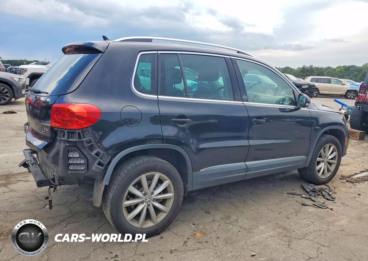 2017 Volkswagen Tiguan Wolfsburg VIN:WVGSV7AX2HW500678 - 3