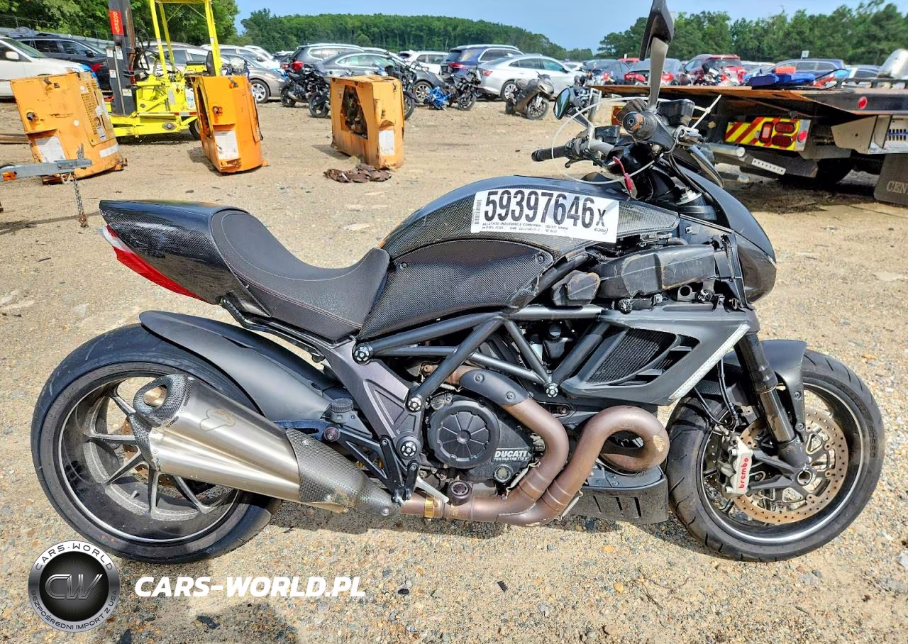 2011 Ducati Diavel – zdjęcie 1 z 9