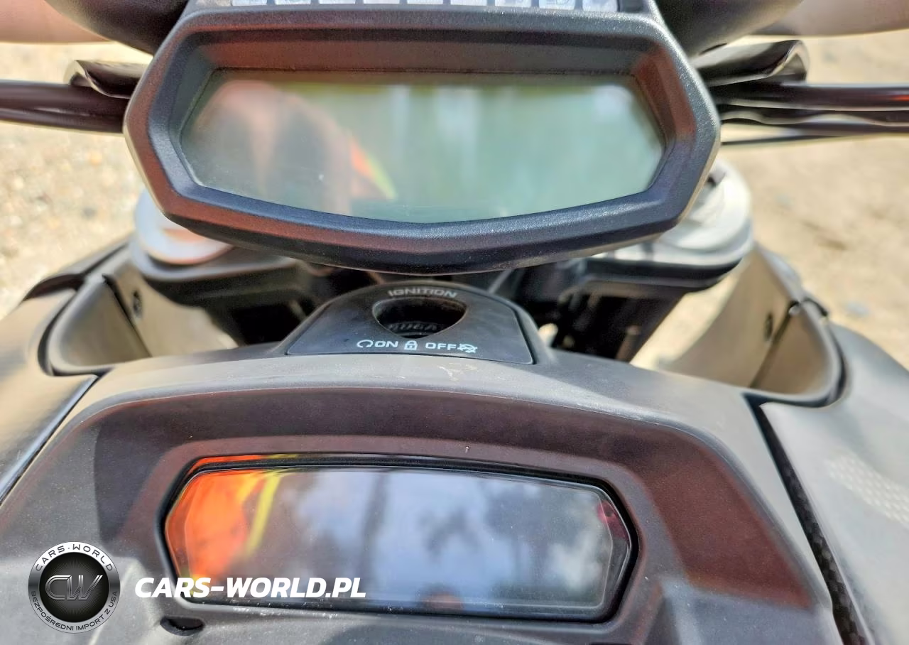 2011 Ducati Diavel VIN:ZDM13BLW6BB004217 - 7