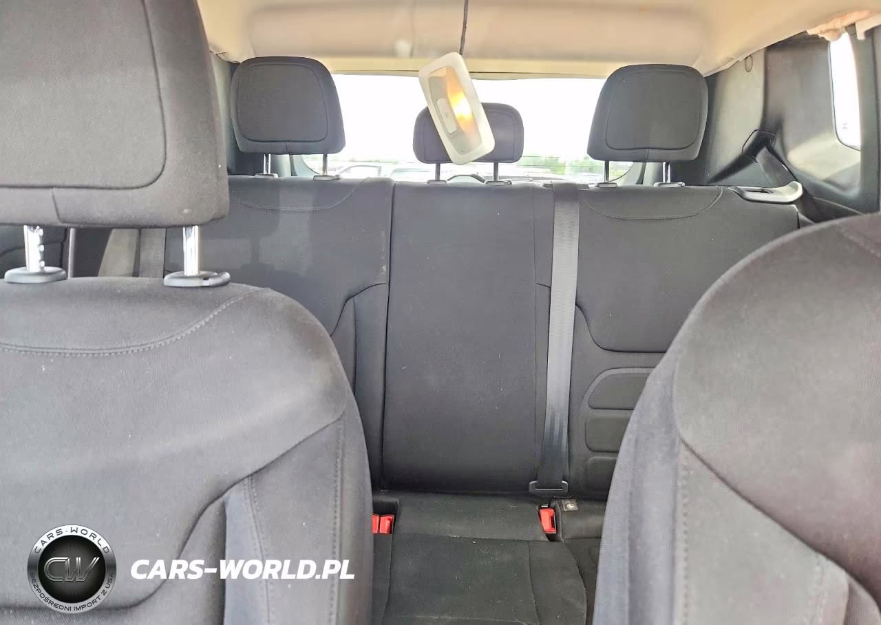 2018 Jeep Renegade Latitude VIN:ZACCJBBB7JPJ37305 - 10