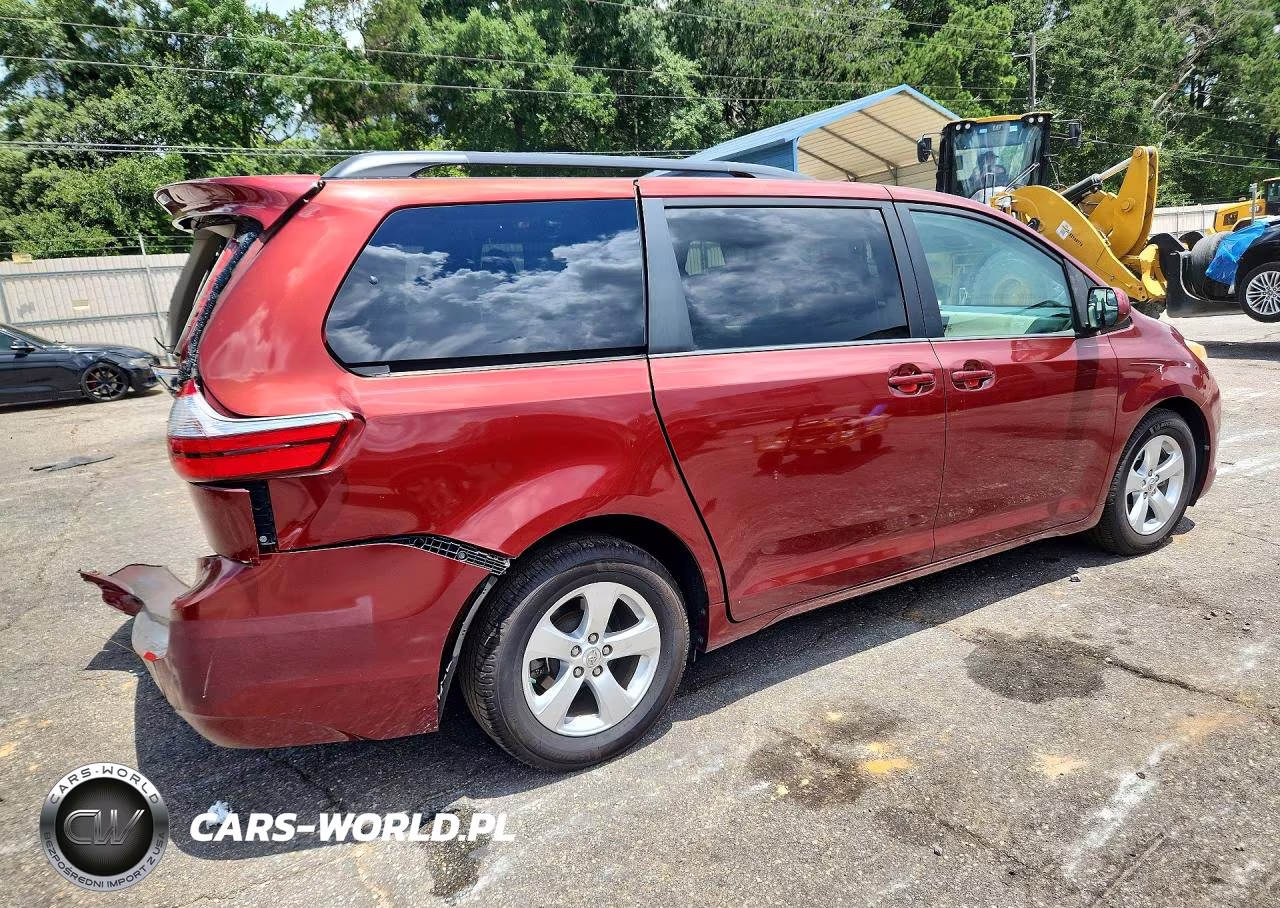 2016 Toyota Sienna Le VIN:5TDKK3DC1GS748739 - 3