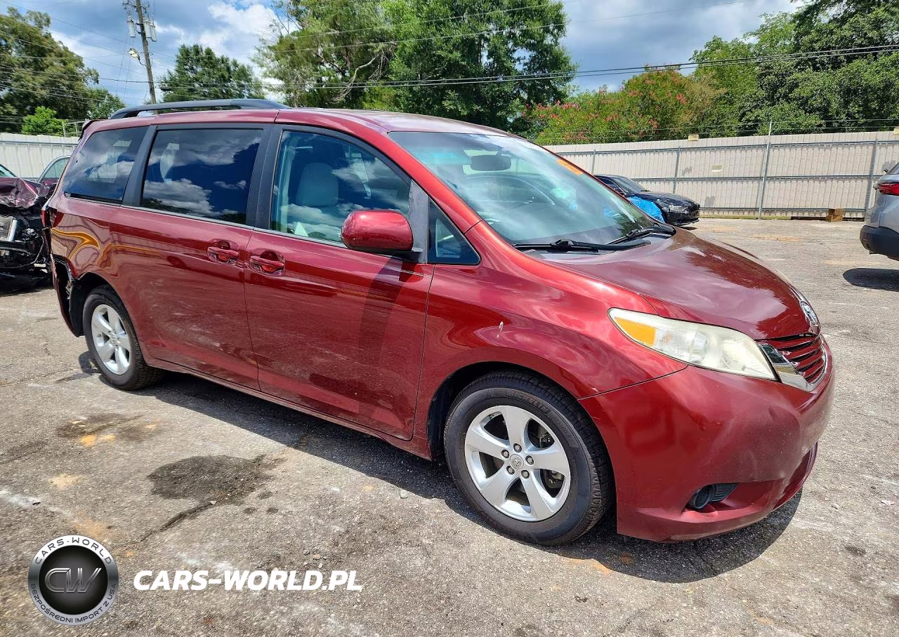 2016 Toyota Sienna Le VIN:5TDKK3DC1GS748739 - 4