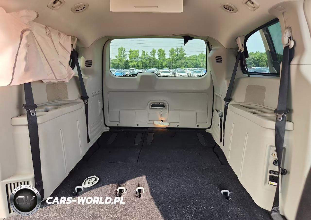 2013 Chrysler Town & Country Touring VIN:2C4RC1BG5DR696249 - 10