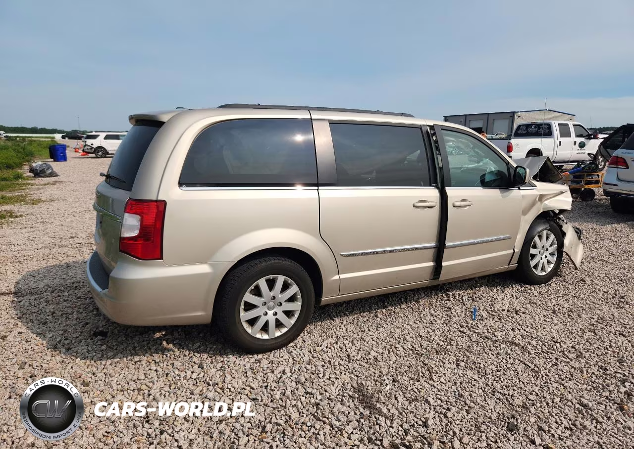 2013 Chrysler Town & Country Touring VIN:2C4RC1BG5DR696249 - 3