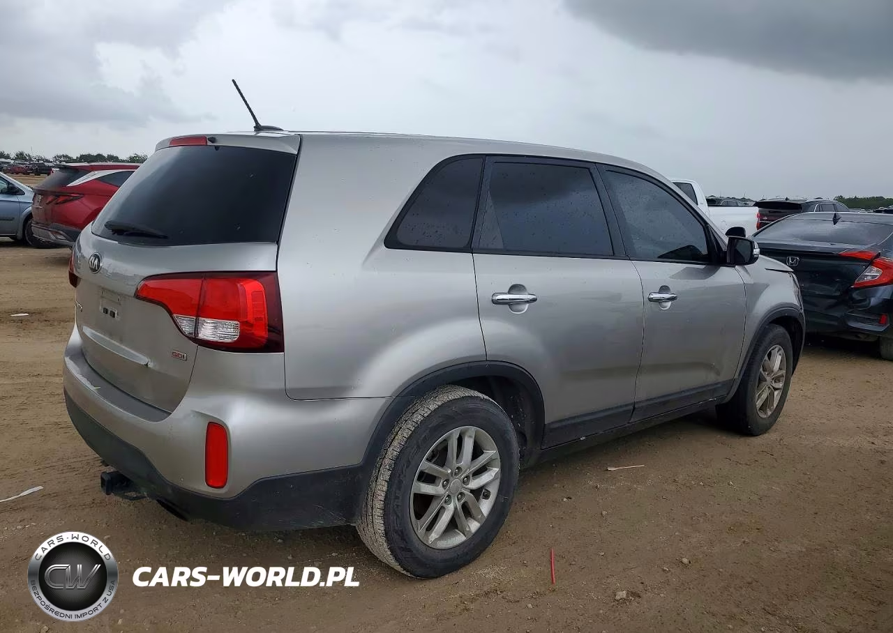 2015 Kia Sorento Lx VIN:5XYKT3A61FG588885 - 3