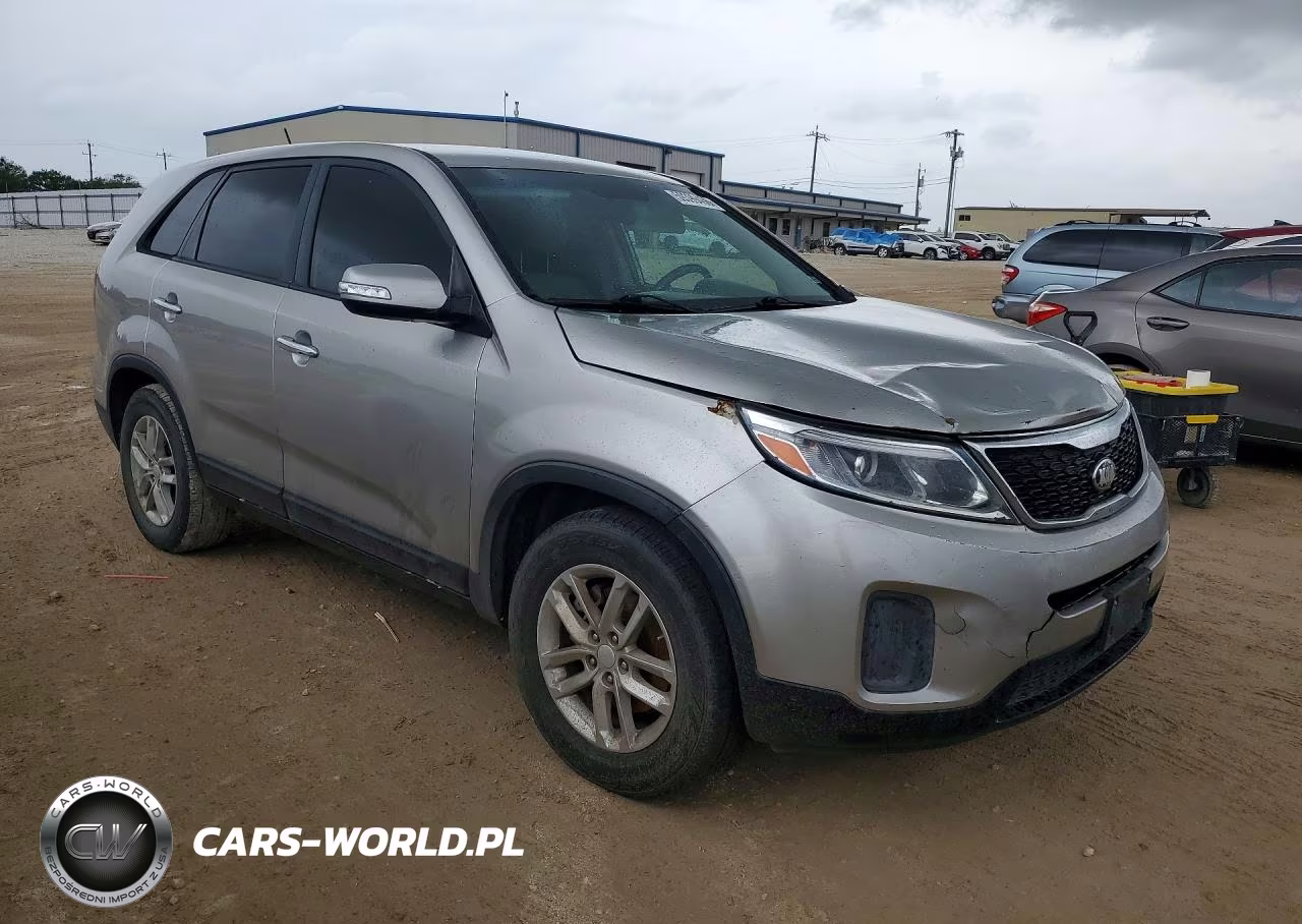 2015 Kia Sorento Lx VIN:5XYKT3A61FG588885 - 4