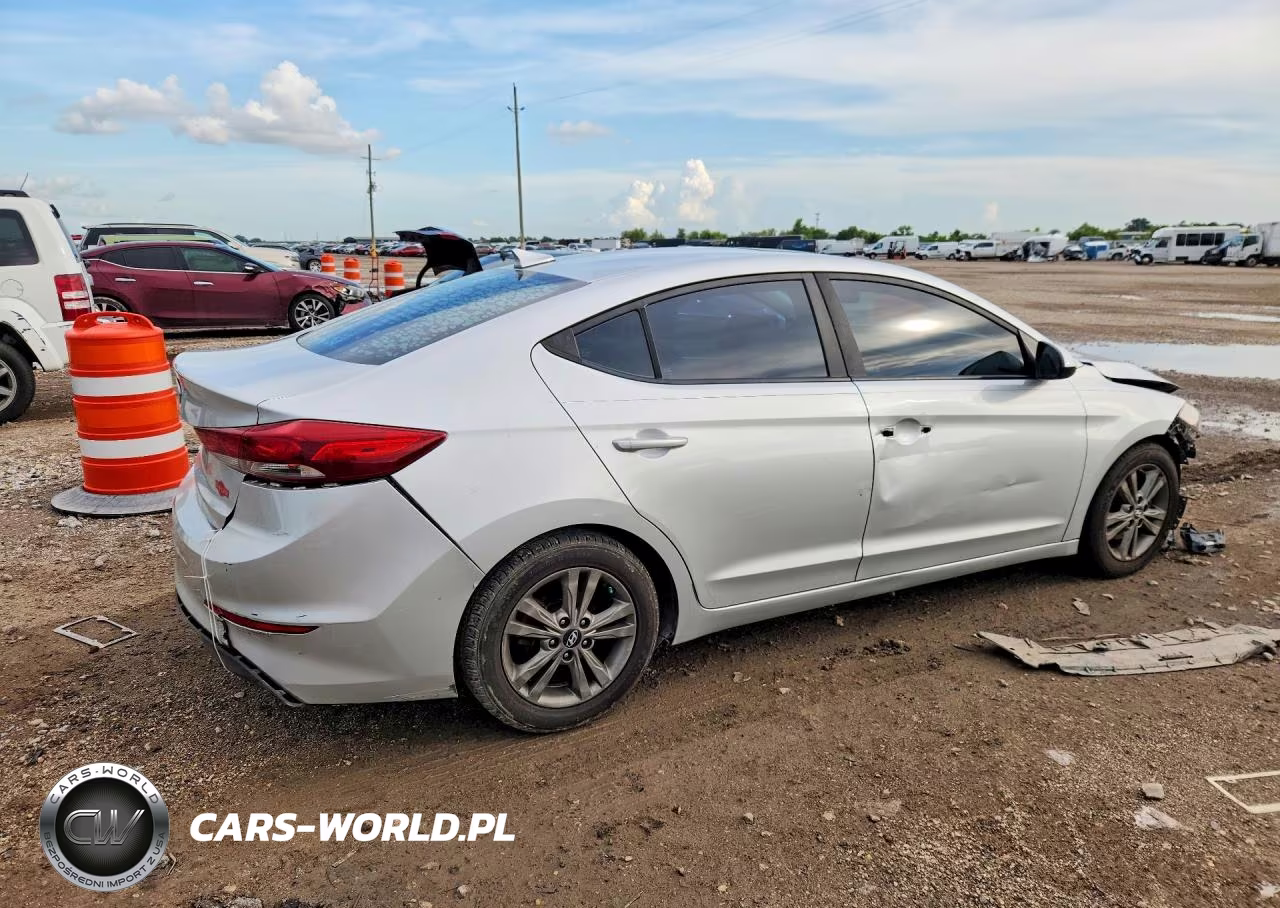 2018 Hyundai Elantra VIN:5NPD84LF7JH262782 - 3