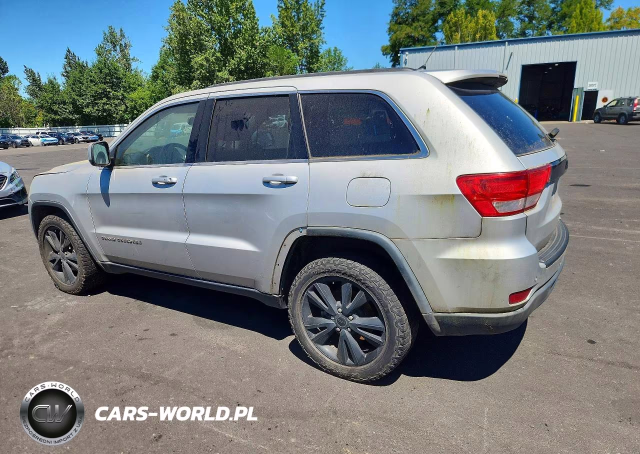 2013 Jeep Grand Cherokee Laredo VIN:1C4RJEAG5DC588432 - 2