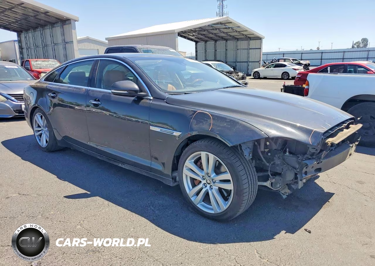 2011 Jaguar Xjl VIN:SAJWA2GB3BLV18312 - 4