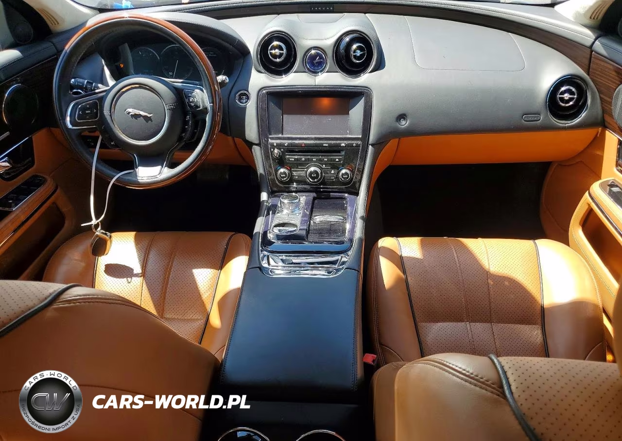 2011 Jaguar Xjl VIN:SAJWA2GB3BLV18312 - 8