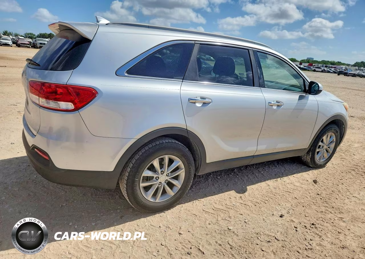 2016 Kia Sorento Lx VIN:5XYPG4A30GG096470 - 3