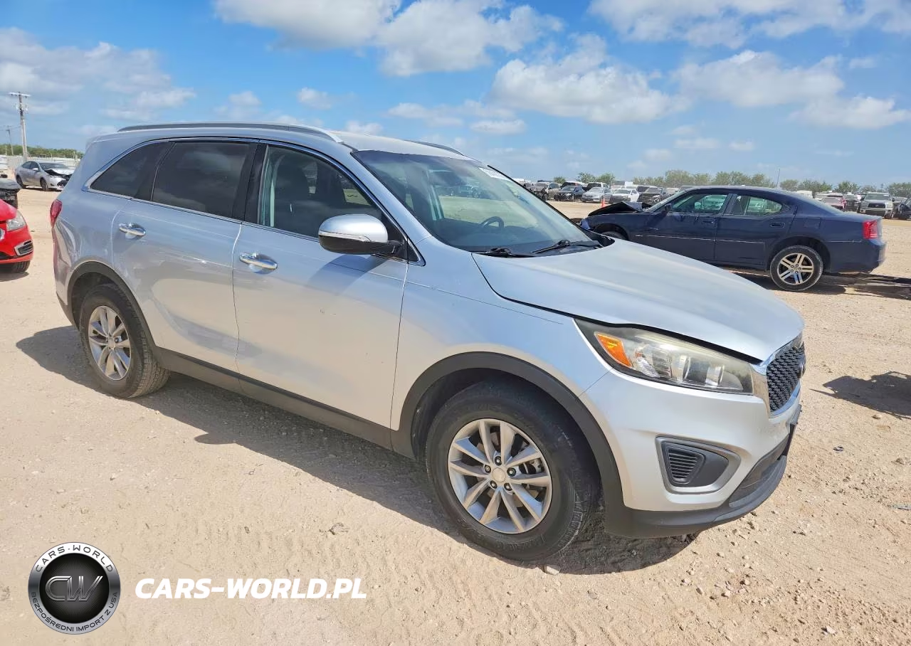 2016 Kia Sorento Lx VIN:5XYPG4A30GG096470 - 4
