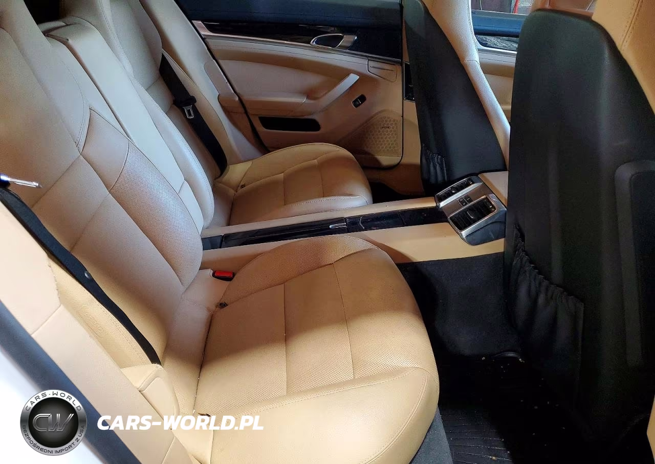 2015 Porsche Panamera 2 VIN:WP0AA2A71FL007149 - 10