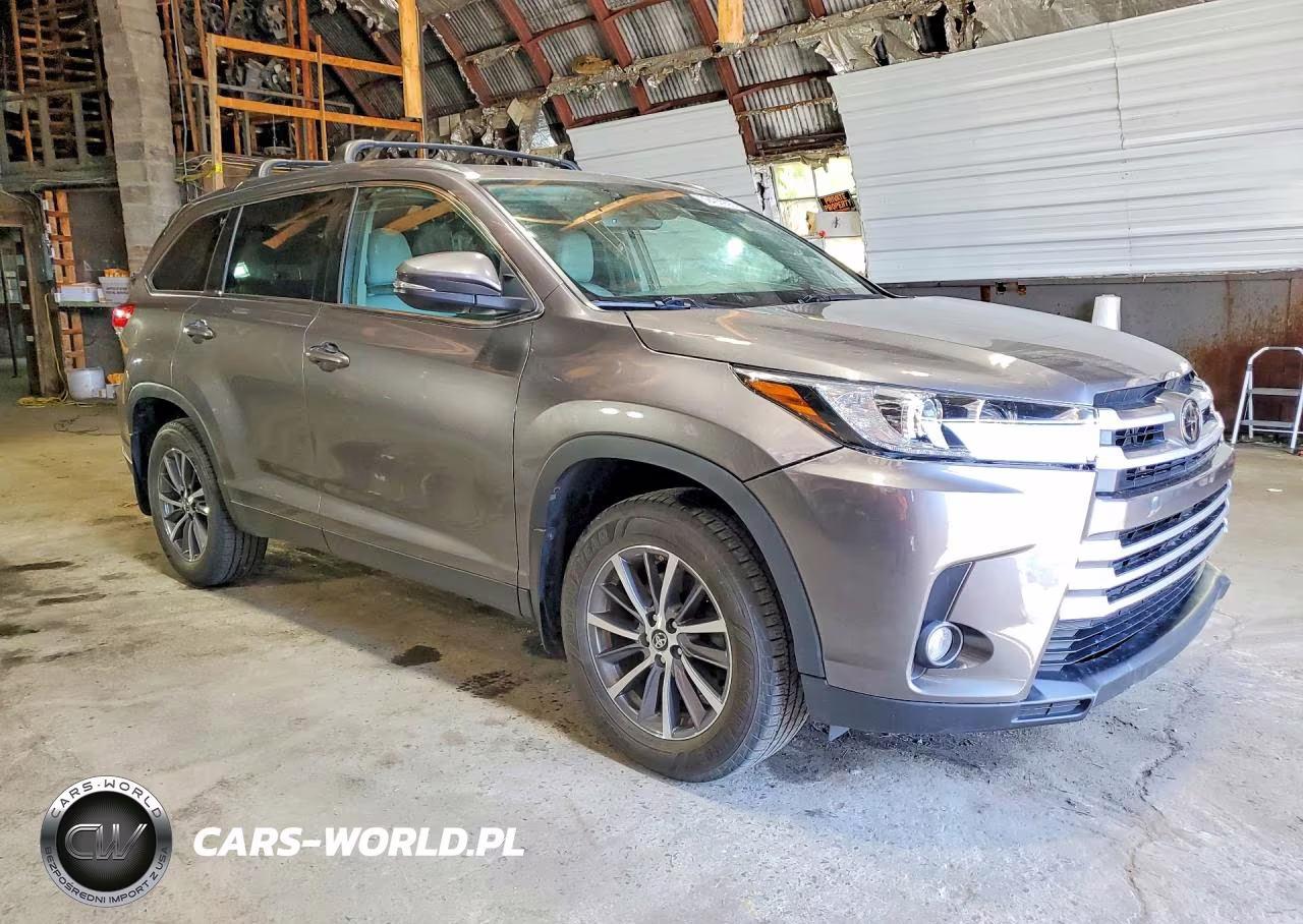 2019 Toyota Highlander Xle VIN:5TDJZRFH0KS578756 - 4