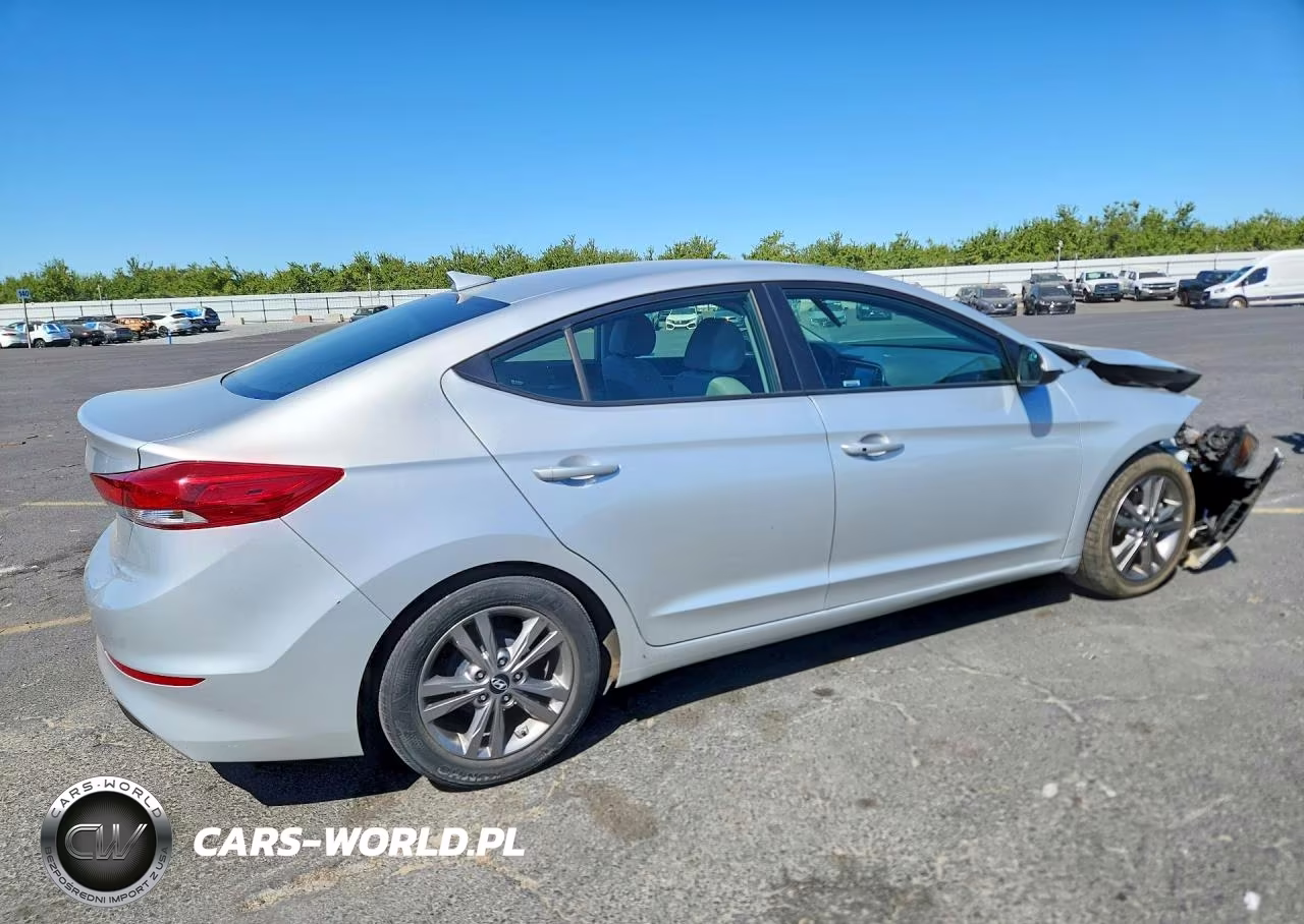 2017 Hyundai Elantra Se VIN:5NPD84LF2HH028852 - 3