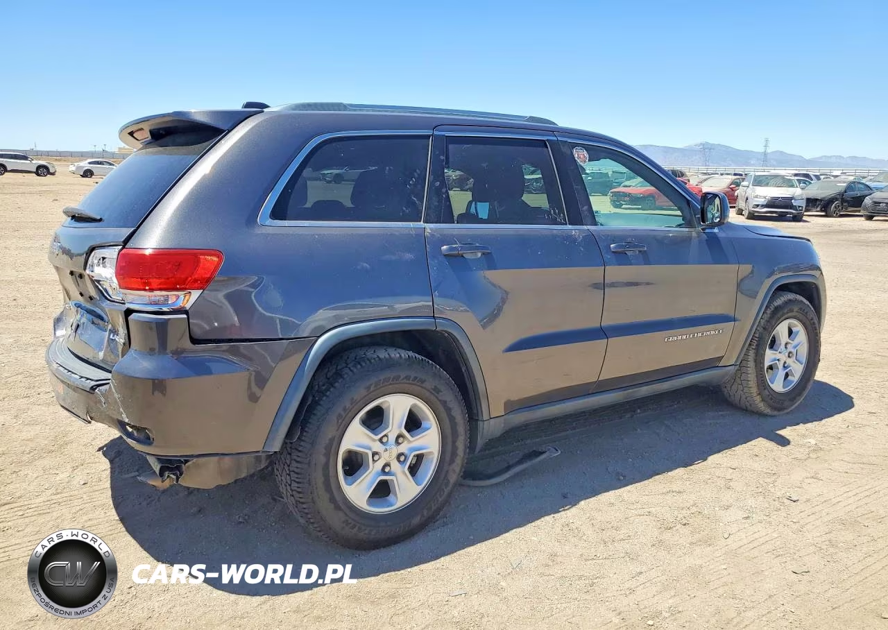 2015 Jeep Grand Cherokee Laredo VIN:1C4RJFAG0FC663479 - 3