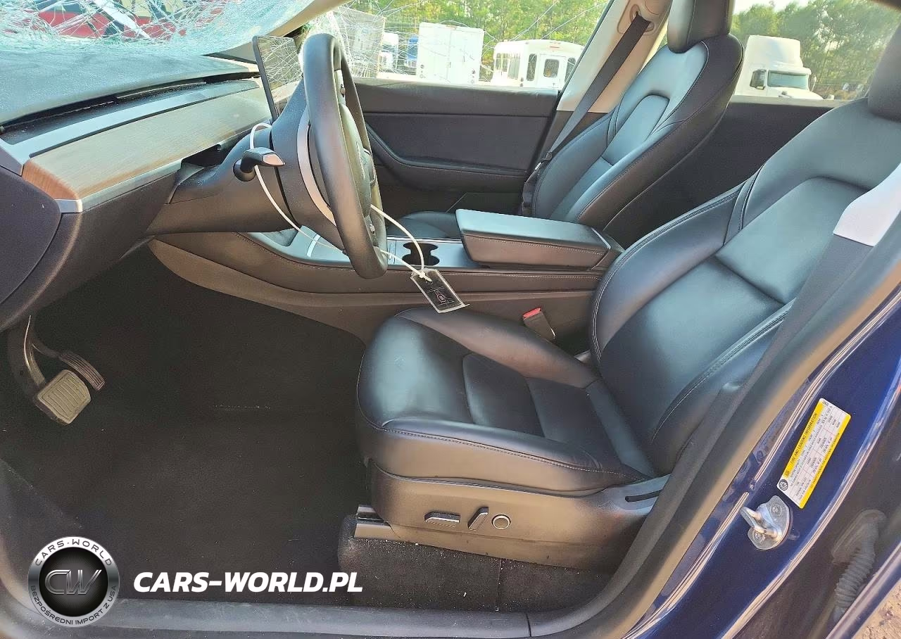 2022 Tesla Model Y VIN:7SAYGAEEXNF339630 - 7