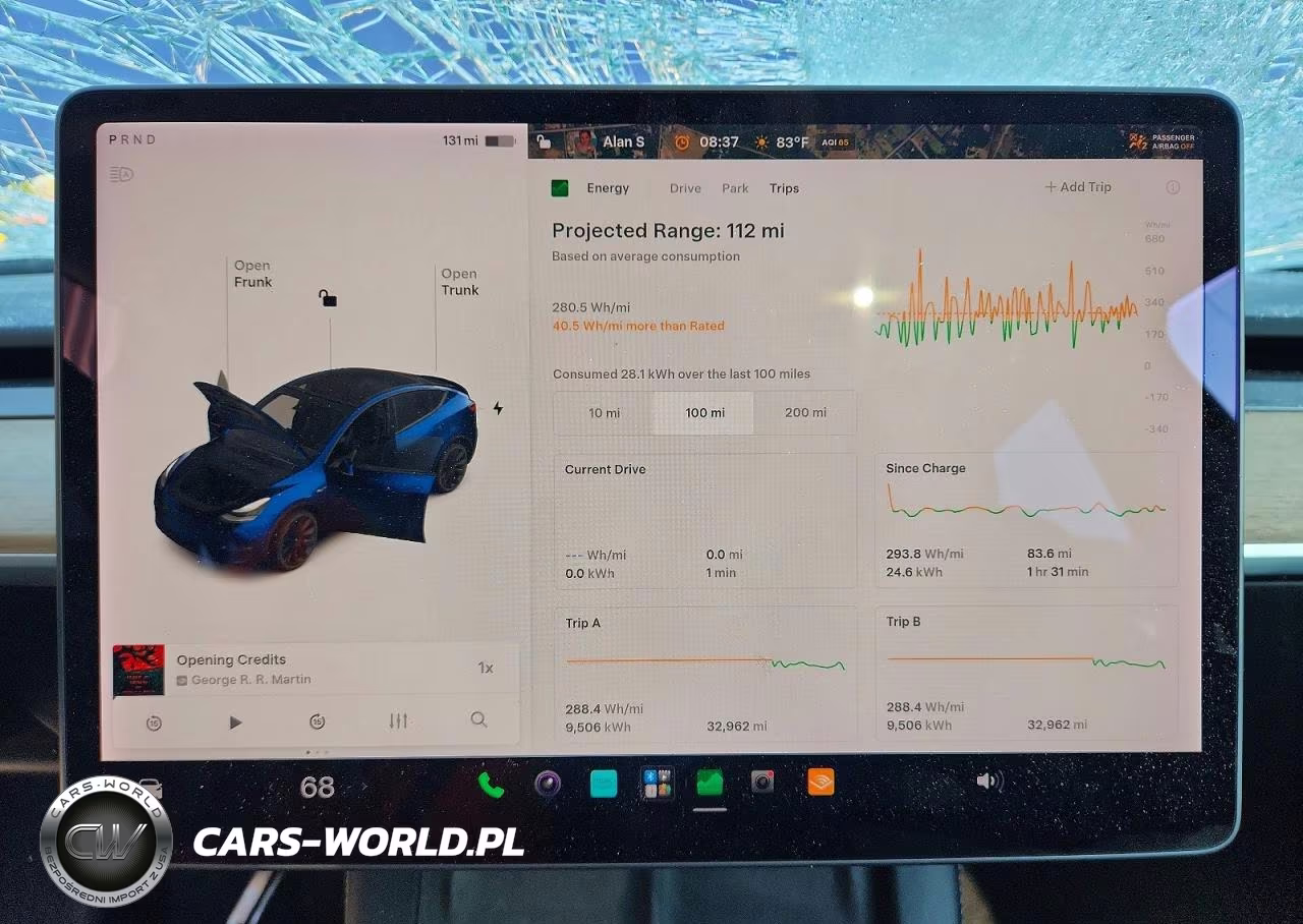 2022 Tesla Model Y VIN:7SAYGAEEXNF339630 - 9