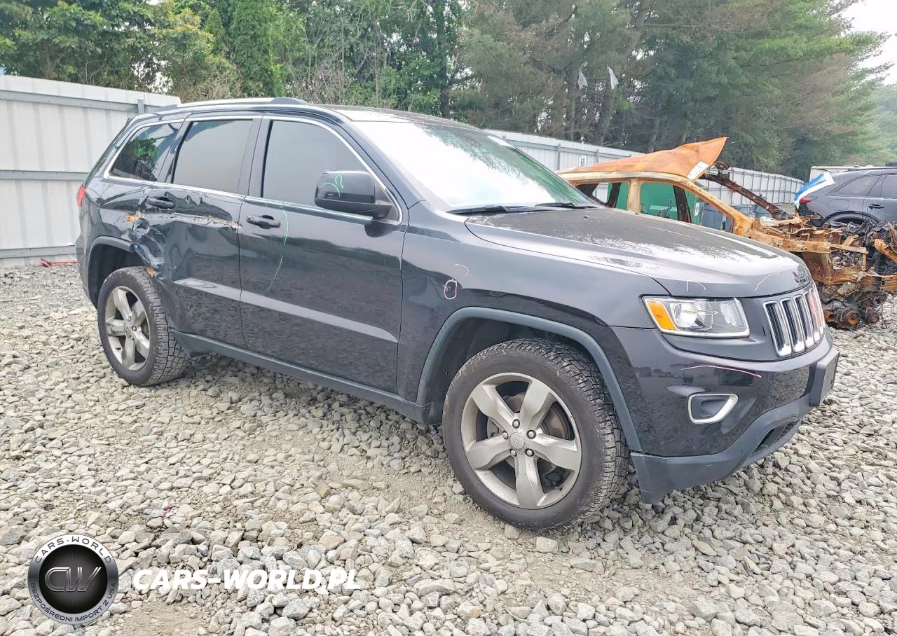 2015 Jeep Grand Cherokee Laredo VIN:1C4RJFAG9FC209733 - 4
