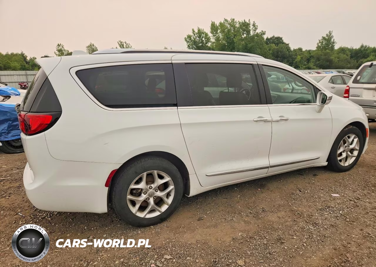 2020 Chrysler Pacifica Limited VIN:2C4RC1GG8LR276010 - 3