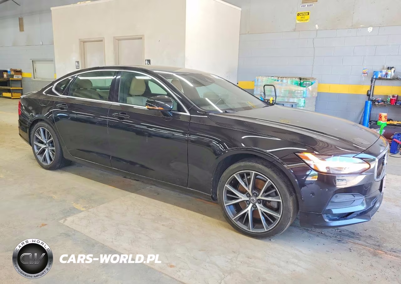 2018 Volvo S90 T6 Momentum VIN:LVY992MK2JP024452 - 4