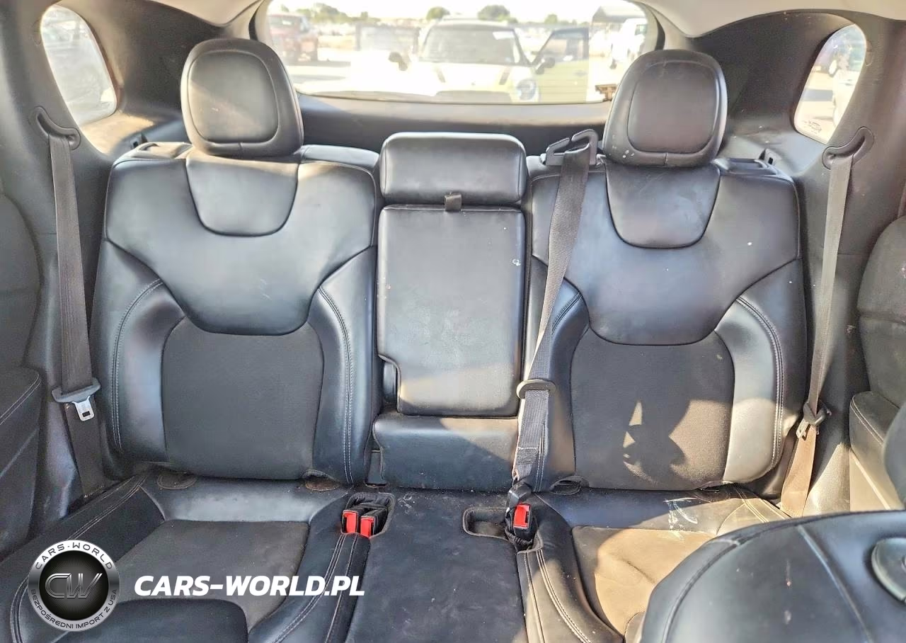 2020 Jeep Cherokee Latitude Plus VIN:1C4PJLLB9LD547601 - 10