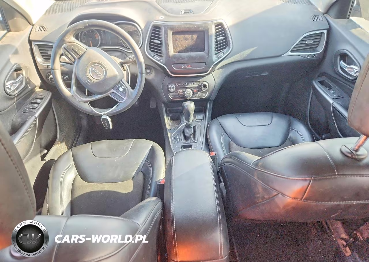 2020 Jeep Cherokee Latitude Plus VIN:1C4PJLLB9LD547601 - 8