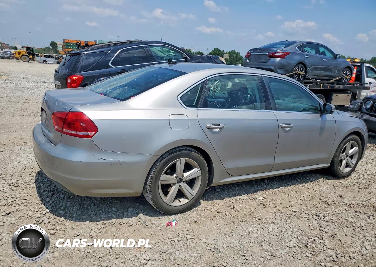 2013 Volkswagen Passat Se VIN:1VWBP7A37DC017076 - 3