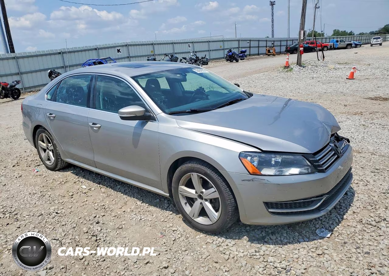2013 Volkswagen Passat Se VIN:1VWBP7A37DC017076 - 4