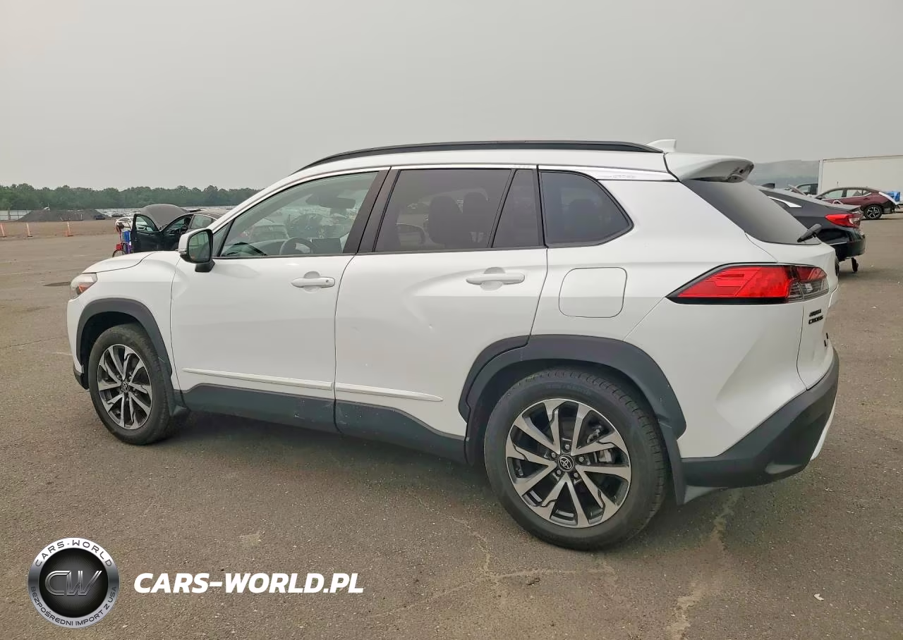 2022 Toyota Corolla Cross Xle VIN:7MUDAABG4NV012788 - 2