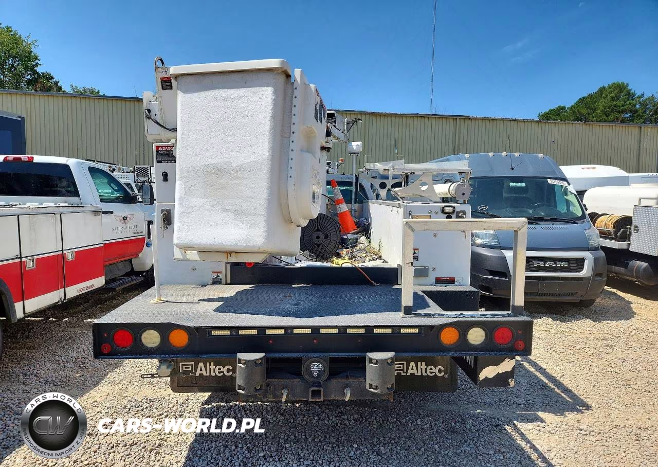 2015 Ford F450 Super Duty Bucket Truck VIN:1FDUF4GT7FEC05491 - 6