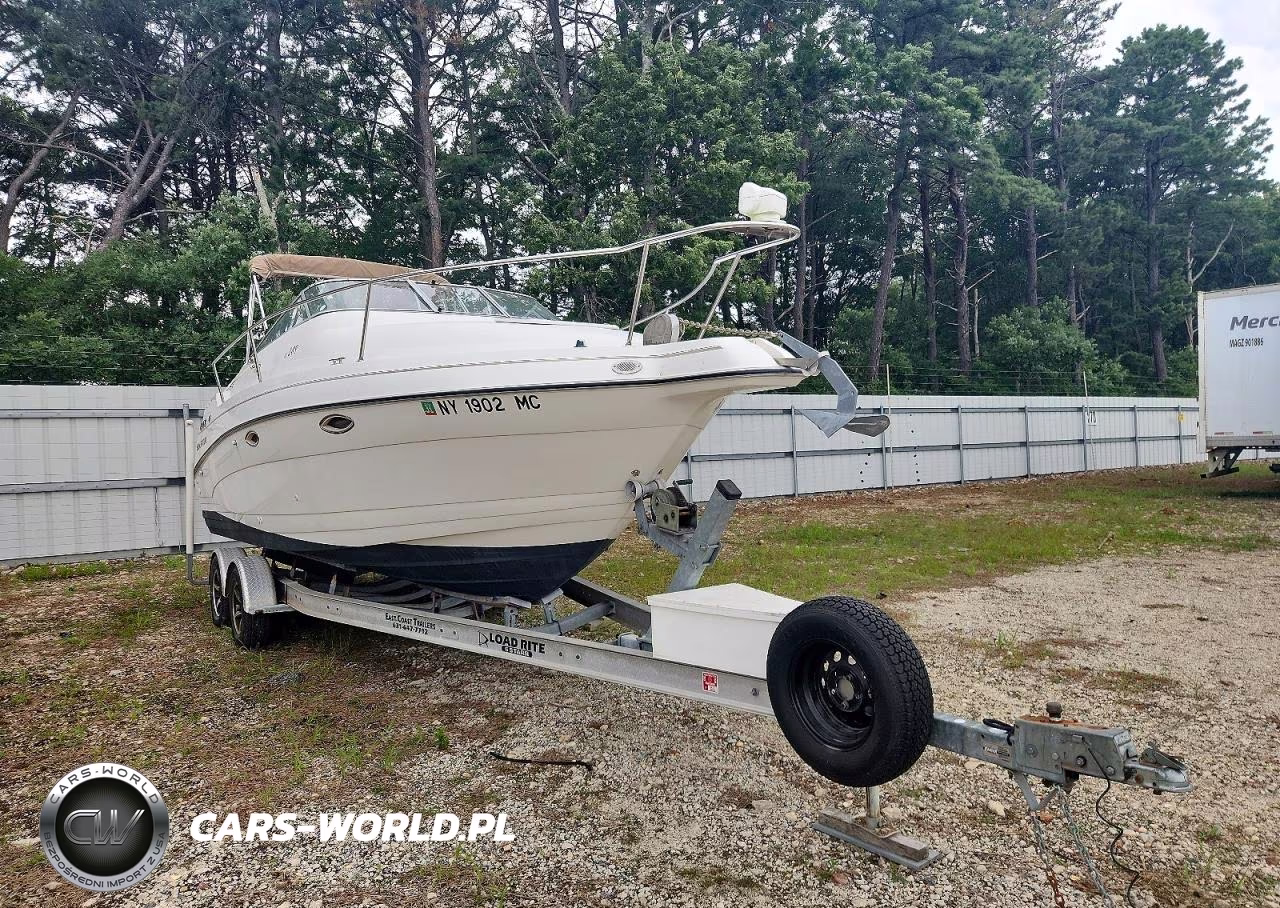 2005 Glastron Boat