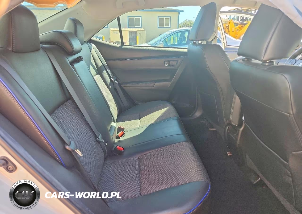 2018 Toyota Corolla L VIN:5YFBURHE7JP784153 - 10