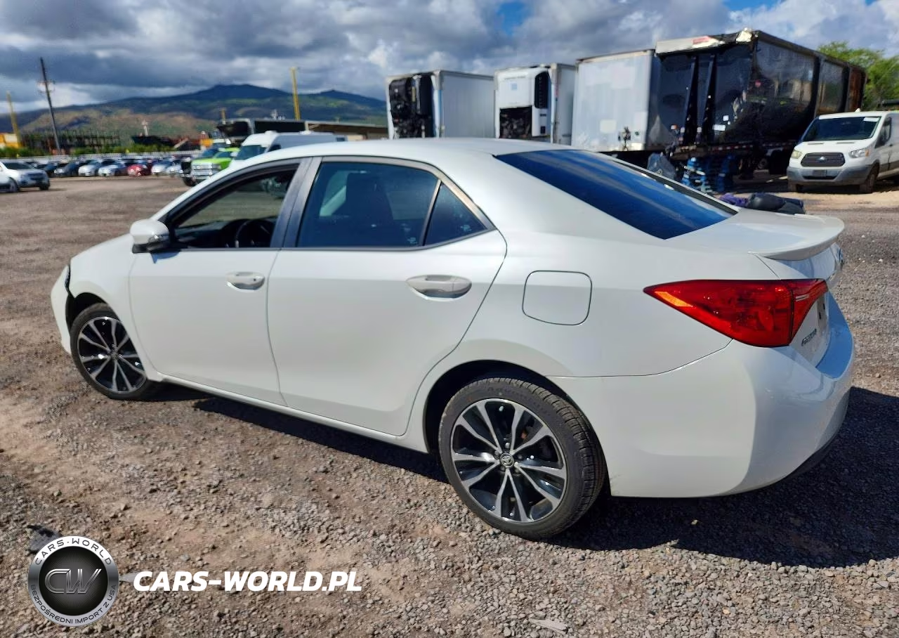 2018 Toyota Corolla L VIN:5YFBURHE7JP784153 - 2