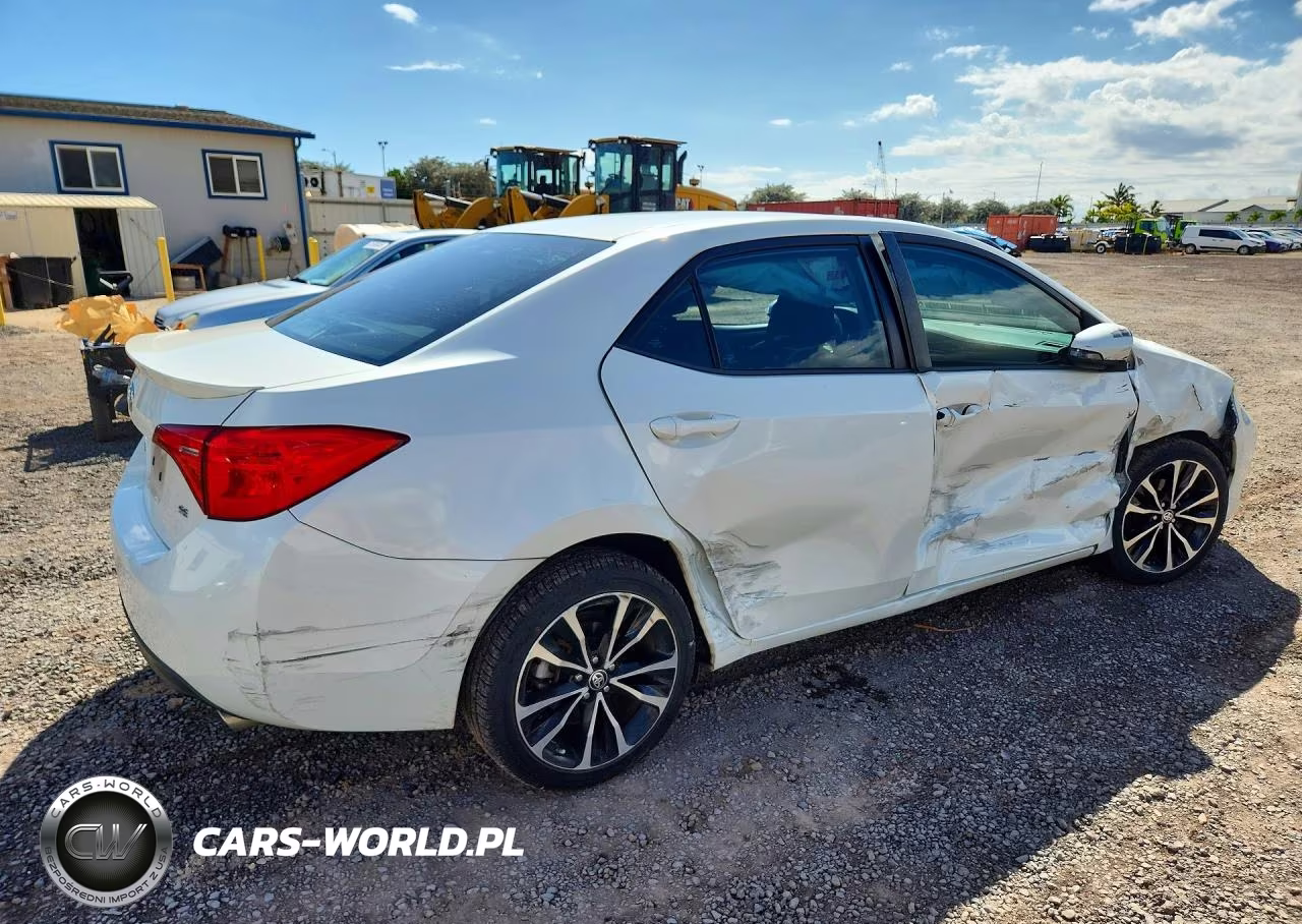 2018 Toyota Corolla L VIN:5YFBURHE7JP784153 - 3