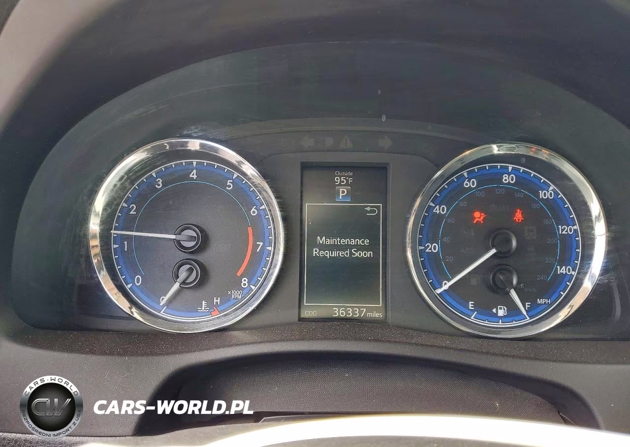 2018 Toyota Corolla L VIN:5YFBURHE7JP784153 - 9