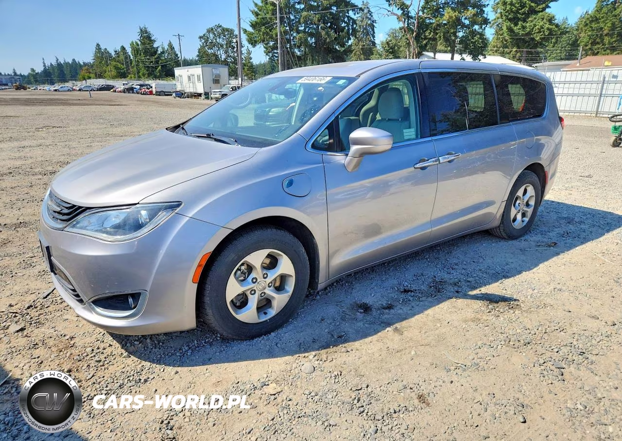 2017 Chrysler Pacifica Hybrid Touring Plus