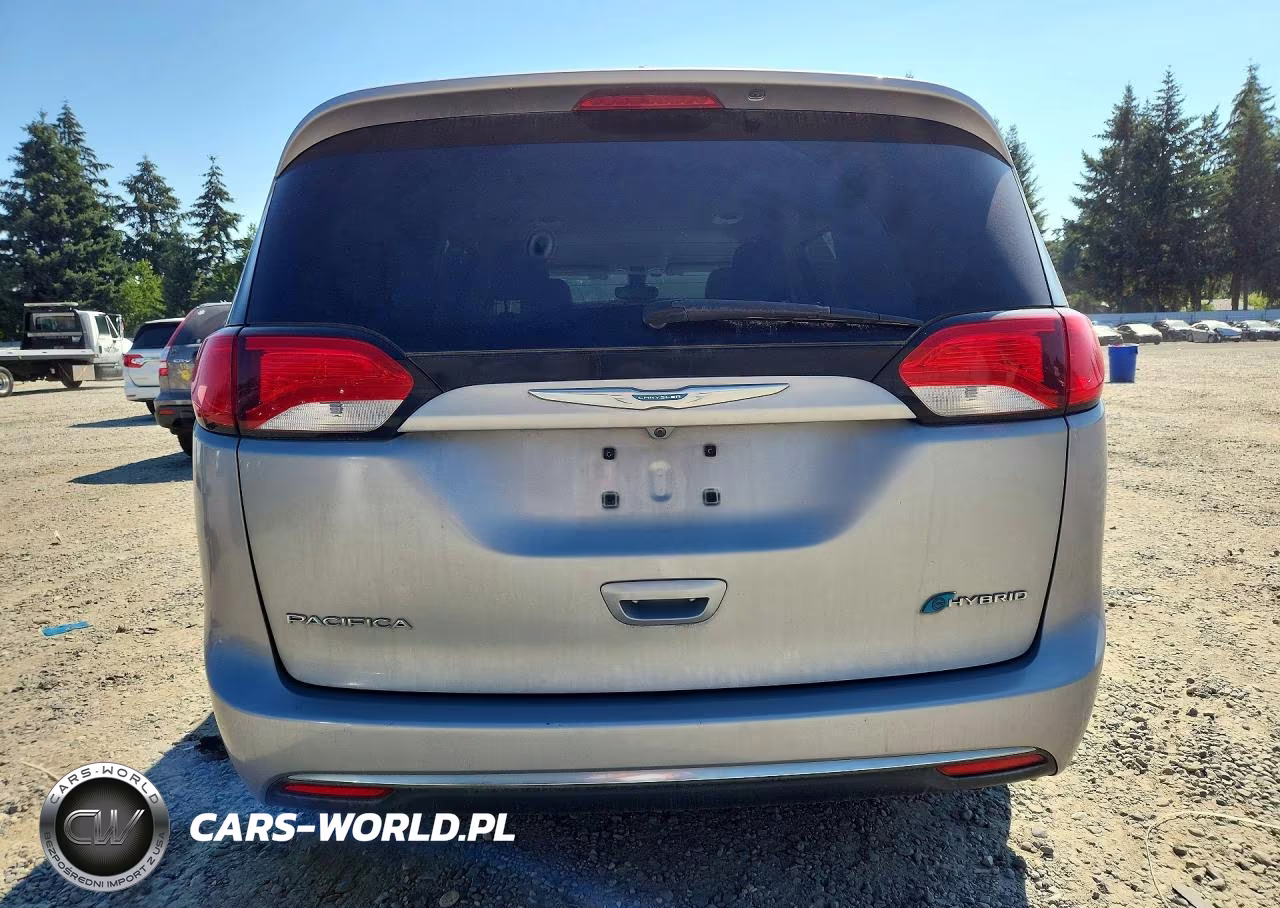 2017 Chrysler Pacifica Hybrid Touring Plus VIN:2C4RC1H75HR765082 - 6