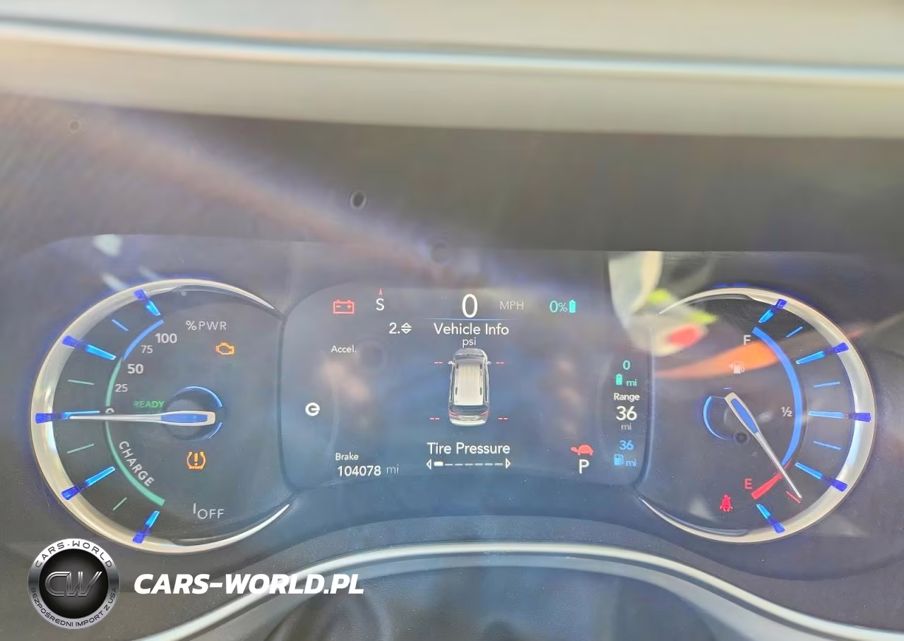 2017 Chrysler Pacifica Hybrid Touring Plus VIN:2C4RC1H75HR765082 - 9