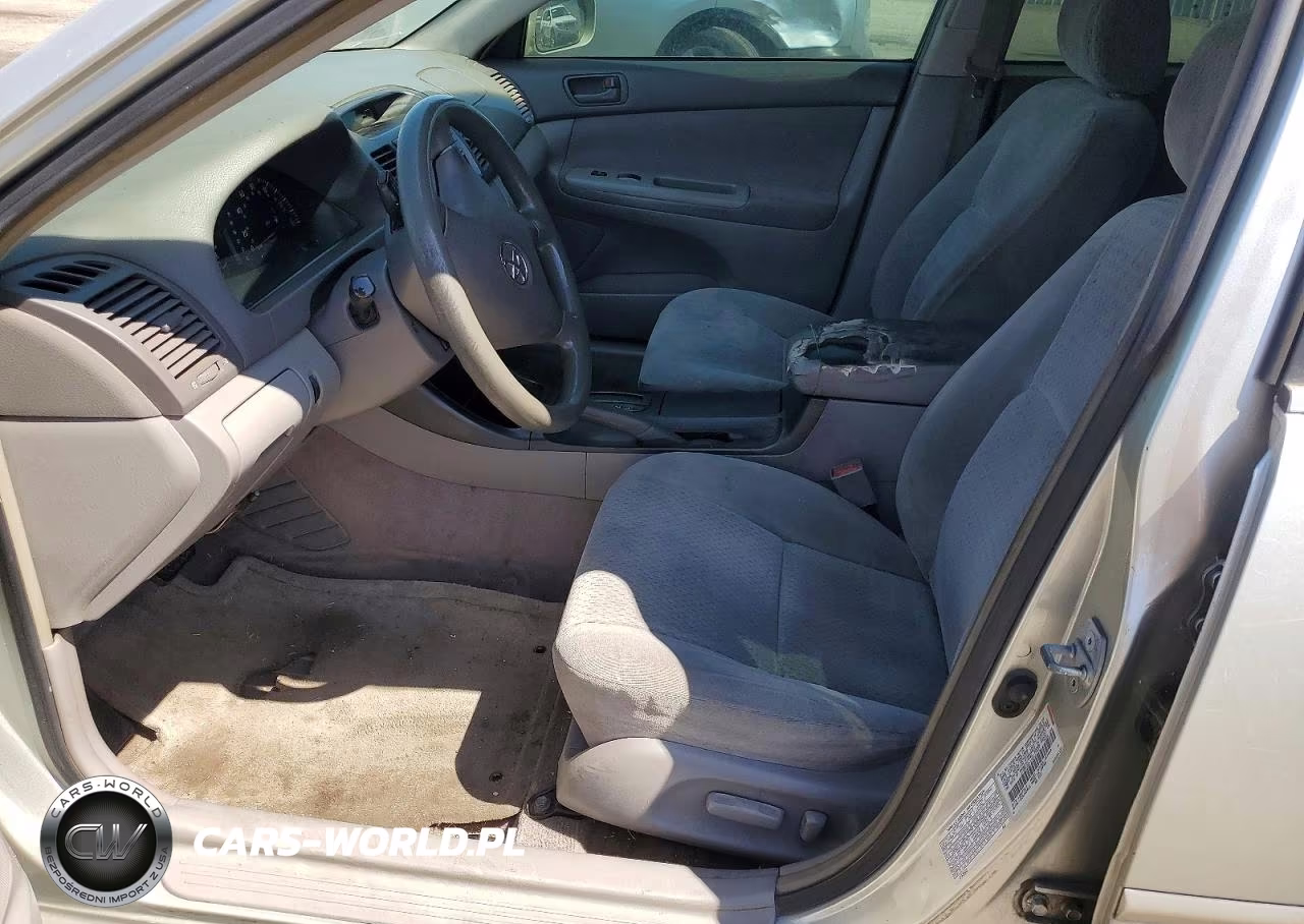 2002 Toyota Camry Le VIN:JTDBE32K120117437 - 7