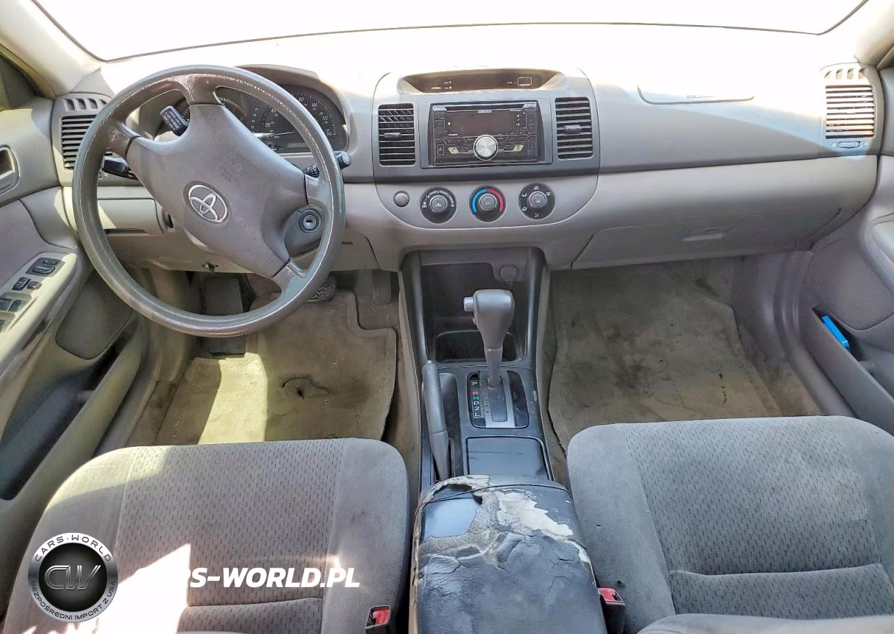 2002 Toyota Camry Le VIN:JTDBE32K120117437 - 8