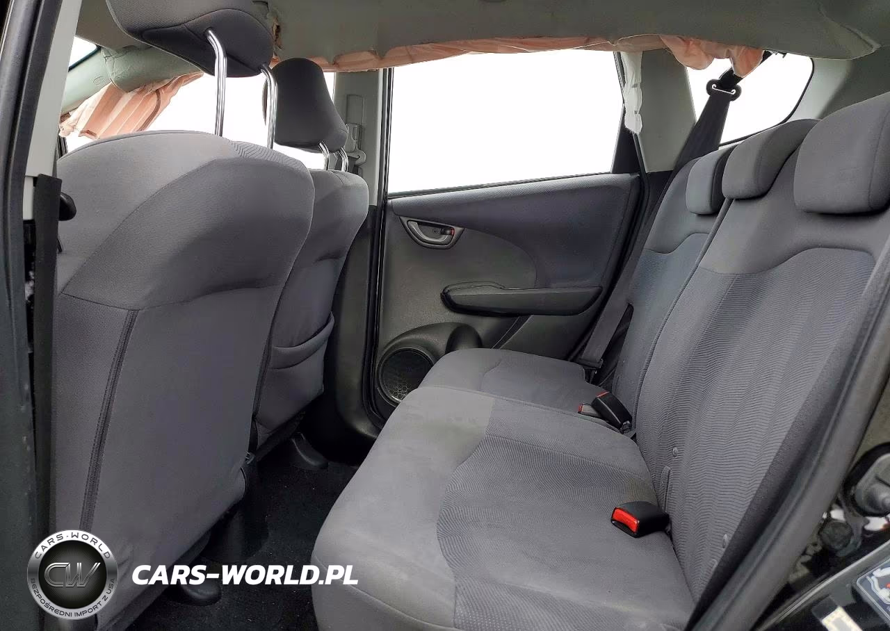 2010 Honda Fit VIN:JHMGE8H26AC038190 - 10