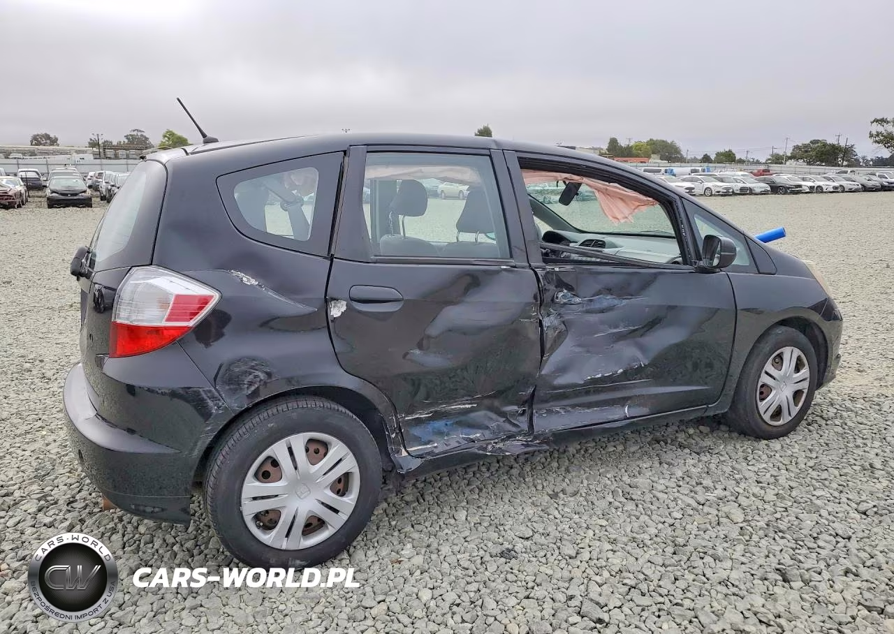 2010 Honda Fit VIN:JHMGE8H26AC038190 - 3