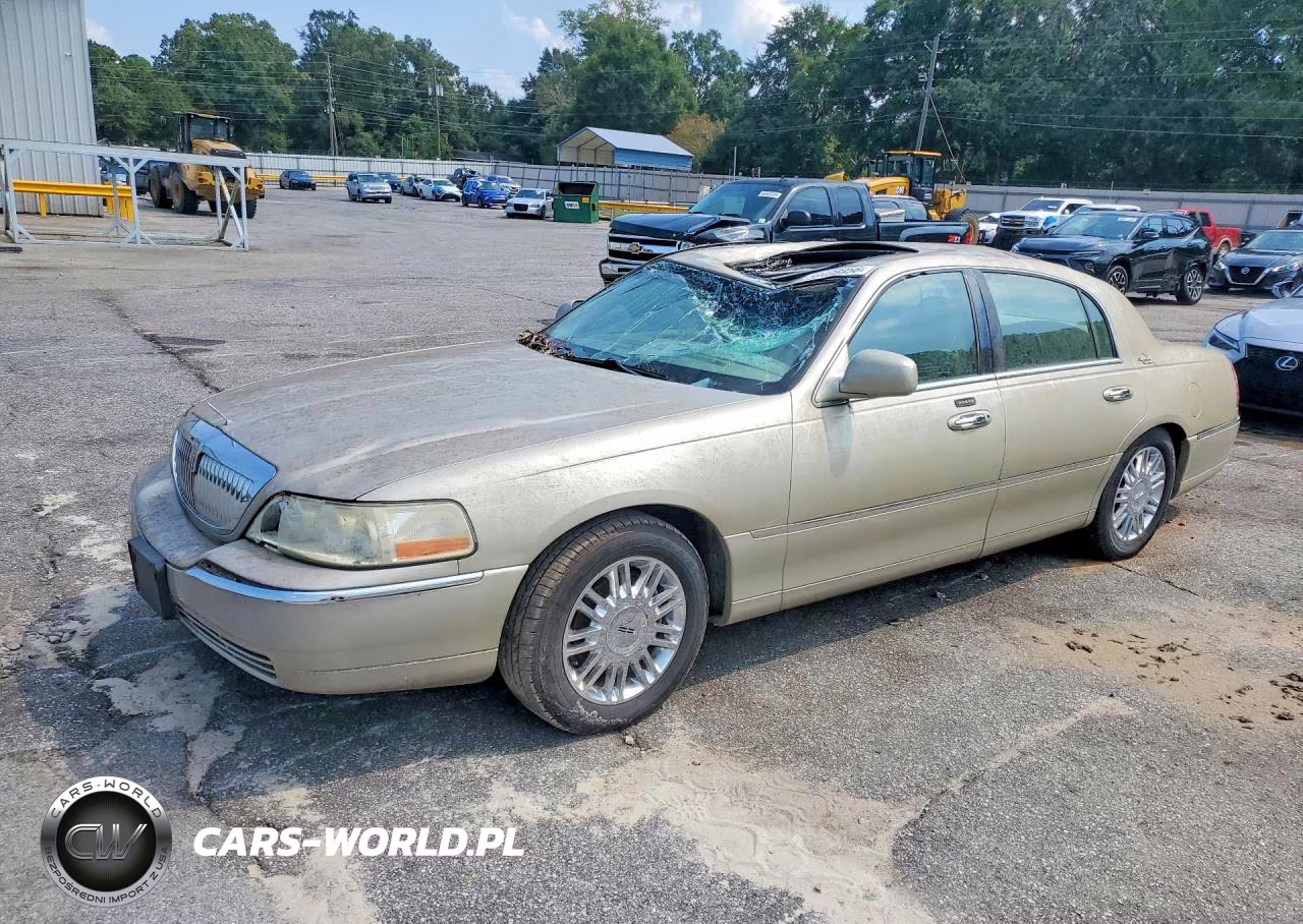 2007 Lincoln Town Car Signature Limited VIN:1LNHM82V47Y636877 - 1